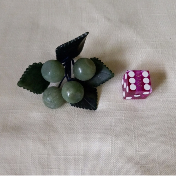 10 Green 💚 vintage jade and soapstone grape clusters - Picture 7 of 12